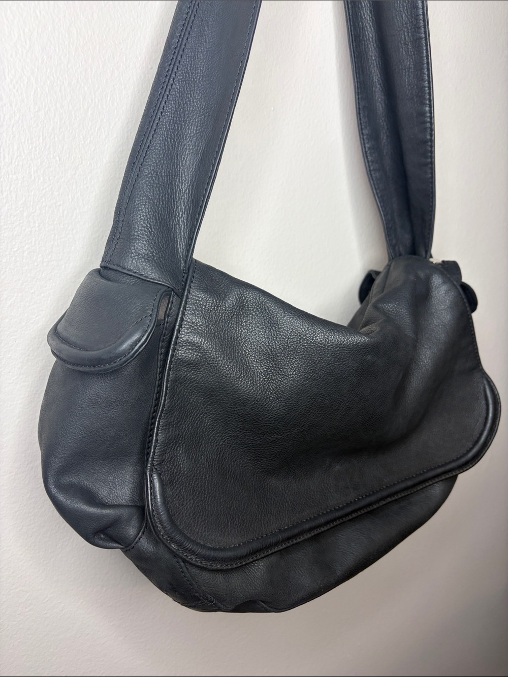 Vanessa Bruno Black Grained Vachette Leather Slouchy Hobo Bag - Classic Flap